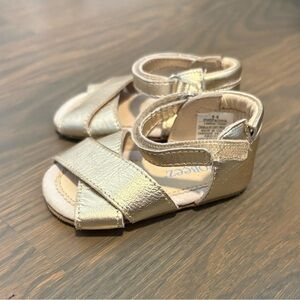 Robeez Gold Kids Sandals 6-9 months